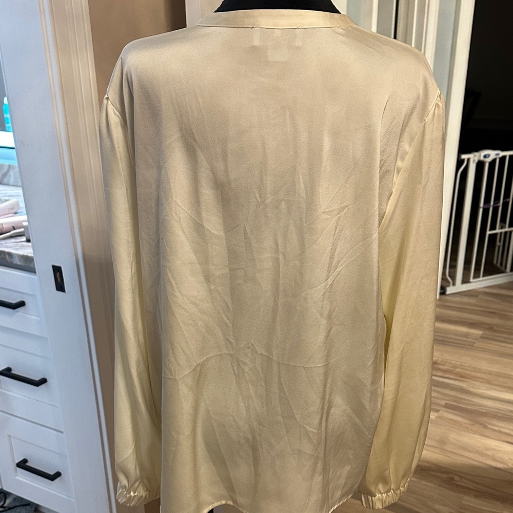 CeCe Ivory Button-Front Blouse - Picture 5 of 7
